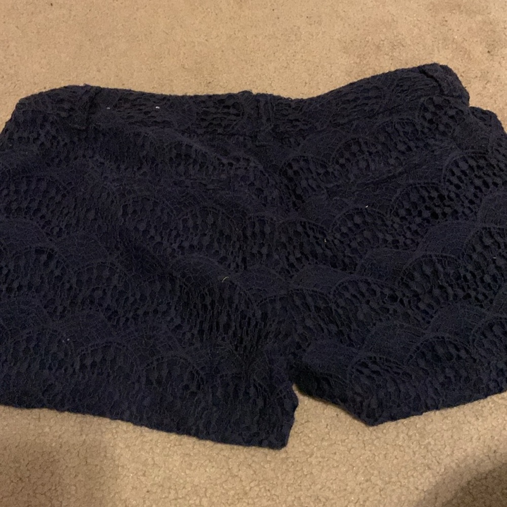 Ann Taylor LOFT 4” inseam Crochet/Lace Shorts - Picture 3 of 3